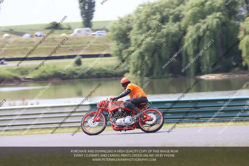 Vintage motorcycle club;eventdigitalimages;mallory park;mallory park trackday photographs;no limits trackdays;peter wileman photography;trackday digital images;trackday photos;vmcc festival 1000 bikes photographs