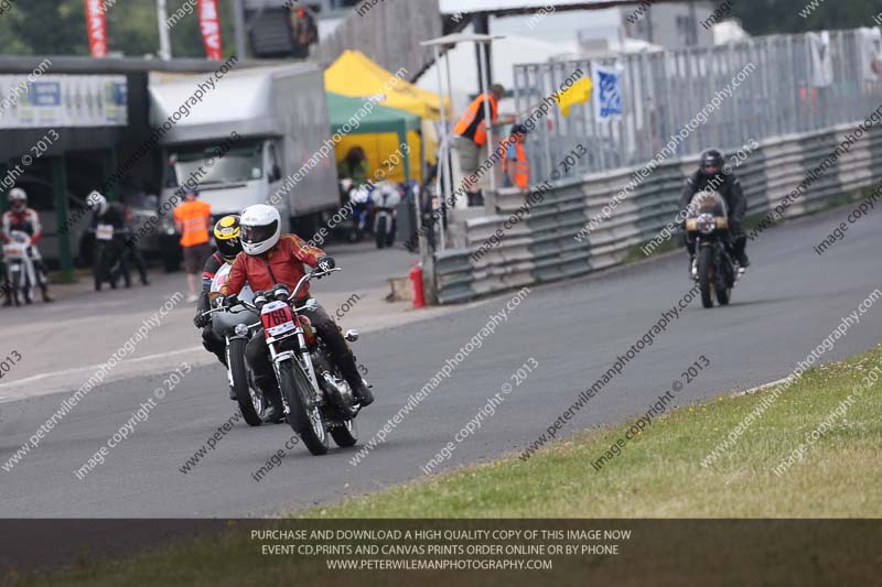 Vintage motorcycle club;eventdigitalimages;mallory park;mallory park trackday photographs;no limits trackdays;peter wileman photography;trackday digital images;trackday photos;vmcc festival 1000 bikes photographs