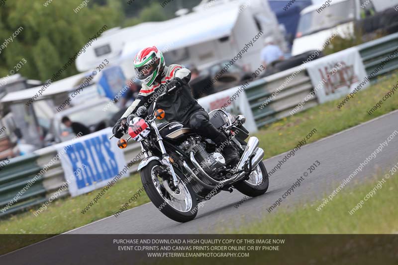 Vintage motorcycle club;eventdigitalimages;mallory park;mallory park trackday photographs;no limits trackdays;peter wileman photography;trackday digital images;trackday photos;vmcc festival 1000 bikes photographs