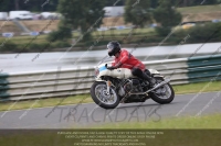 Vintage-motorcycle-club;eventdigitalimages;mallory-park;mallory-park-trackday-photographs;no-limits-trackdays;peter-wileman-photography;trackday-digital-images;trackday-photos;vmcc-festival-1000-bikes-photographs