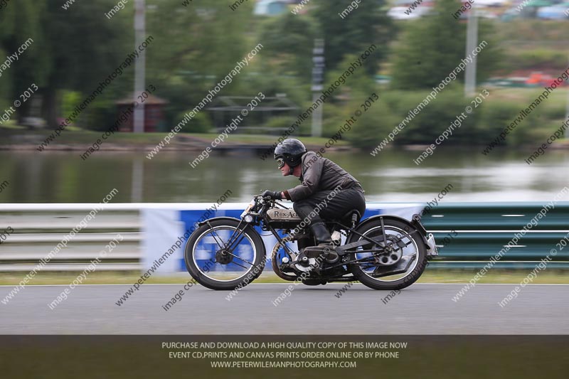 Vintage motorcycle club;eventdigitalimages;mallory park;mallory park trackday photographs;no limits trackdays;peter wileman photography;trackday digital images;trackday photos;vmcc festival 1000 bikes photographs