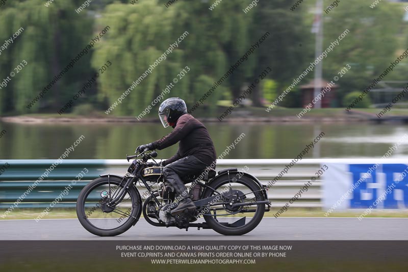 Vintage motorcycle club;eventdigitalimages;mallory park;mallory park trackday photographs;no limits trackdays;peter wileman photography;trackday digital images;trackday photos;vmcc festival 1000 bikes photographs