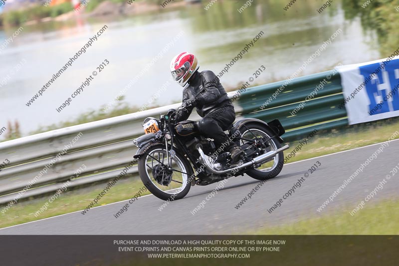 Vintage motorcycle club;eventdigitalimages;mallory park;mallory park trackday photographs;no limits trackdays;peter wileman photography;trackday digital images;trackday photos;vmcc festival 1000 bikes photographs