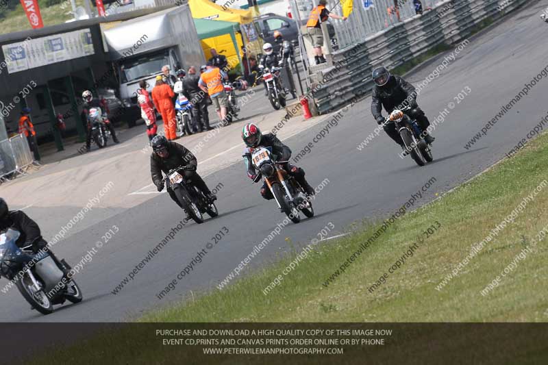 Vintage motorcycle club;eventdigitalimages;mallory park;mallory park trackday photographs;no limits trackdays;peter wileman photography;trackday digital images;trackday photos;vmcc festival 1000 bikes photographs