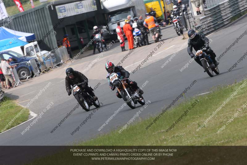 Vintage motorcycle club;eventdigitalimages;mallory park;mallory park trackday photographs;no limits trackdays;peter wileman photography;trackday digital images;trackday photos;vmcc festival 1000 bikes photographs