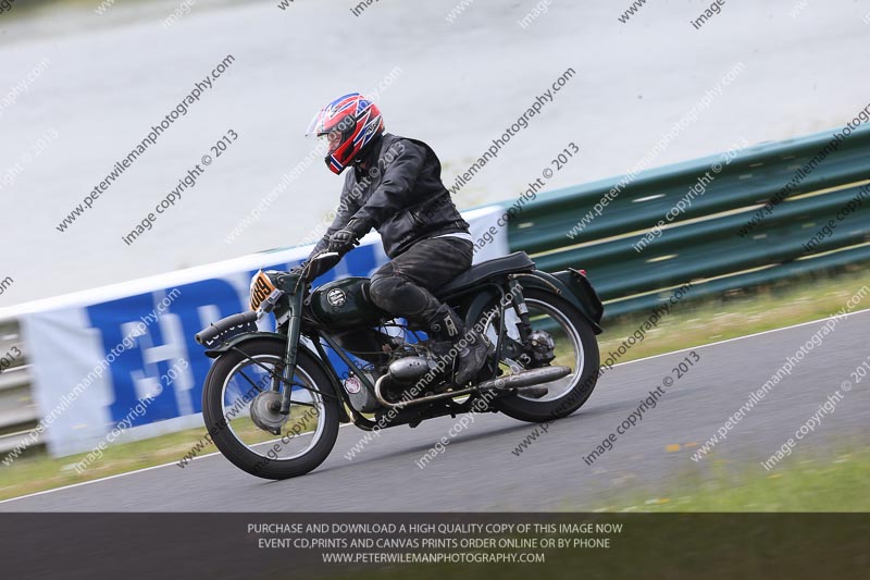 Vintage motorcycle club;eventdigitalimages;mallory park;mallory park trackday photographs;no limits trackdays;peter wileman photography;trackday digital images;trackday photos;vmcc festival 1000 bikes photographs