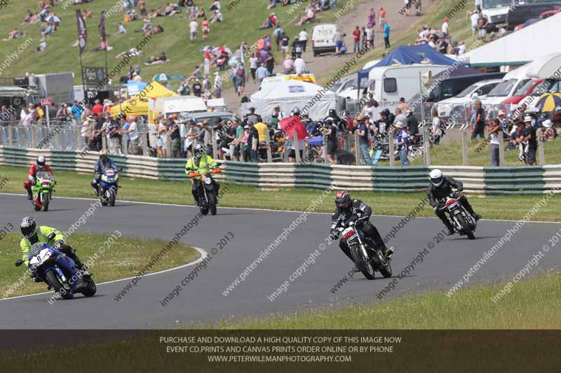 Vintage motorcycle club;eventdigitalimages;mallory park;mallory park trackday photographs;no limits trackdays;peter wileman photography;trackday digital images;trackday photos;vmcc festival 1000 bikes photographs