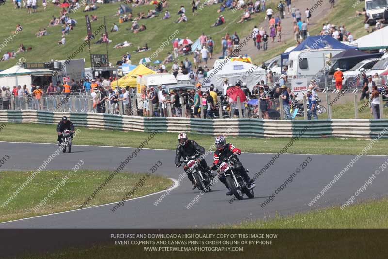 Vintage motorcycle club;eventdigitalimages;mallory park;mallory park trackday photographs;no limits trackdays;peter wileman photography;trackday digital images;trackday photos;vmcc festival 1000 bikes photographs