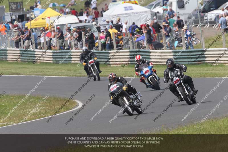 Vintage motorcycle club;eventdigitalimages;mallory park;mallory park trackday photographs;no limits trackdays;peter wileman photography;trackday digital images;trackday photos;vmcc festival 1000 bikes photographs