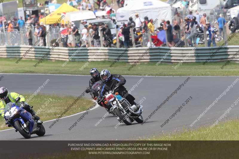 Vintage motorcycle club;eventdigitalimages;mallory park;mallory park trackday photographs;no limits trackdays;peter wileman photography;trackday digital images;trackday photos;vmcc festival 1000 bikes photographs