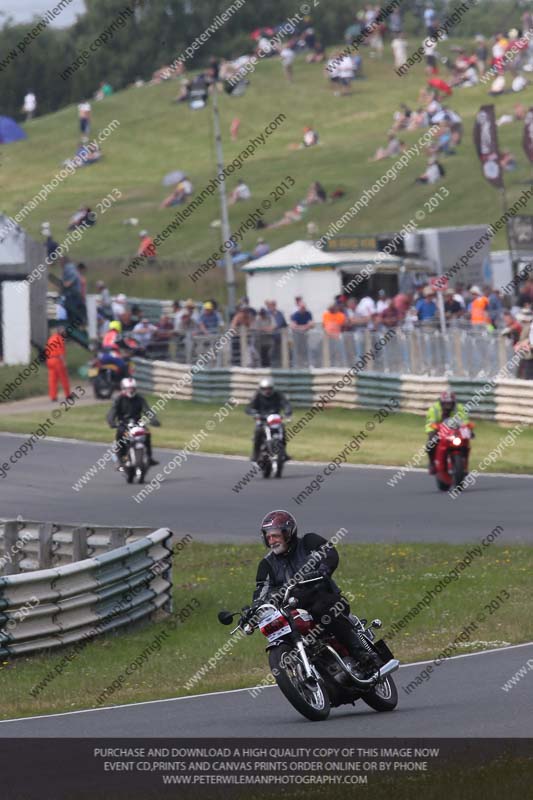 Vintage motorcycle club;eventdigitalimages;mallory park;mallory park trackday photographs;no limits trackdays;peter wileman photography;trackday digital images;trackday photos;vmcc festival 1000 bikes photographs