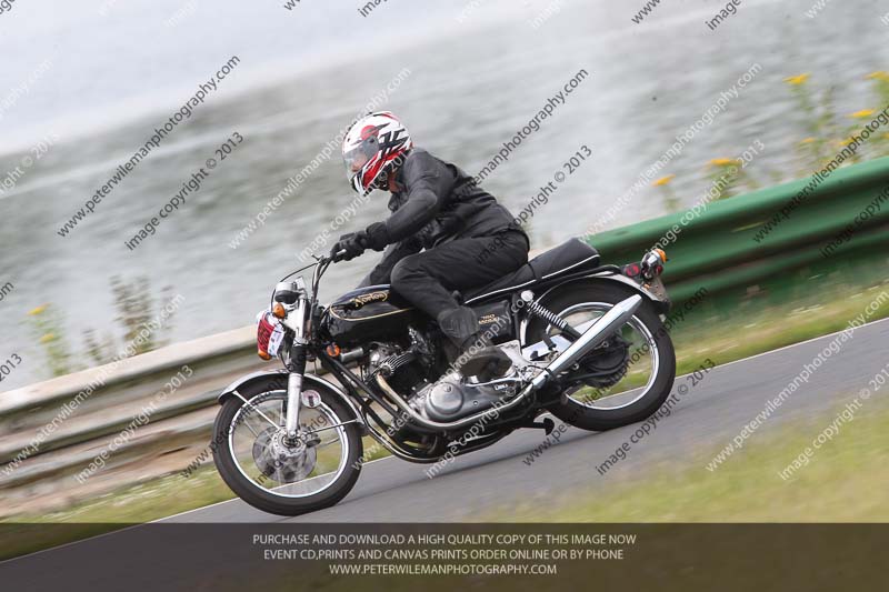 Vintage motorcycle club;eventdigitalimages;mallory park;mallory park trackday photographs;no limits trackdays;peter wileman photography;trackday digital images;trackday photos;vmcc festival 1000 bikes photographs