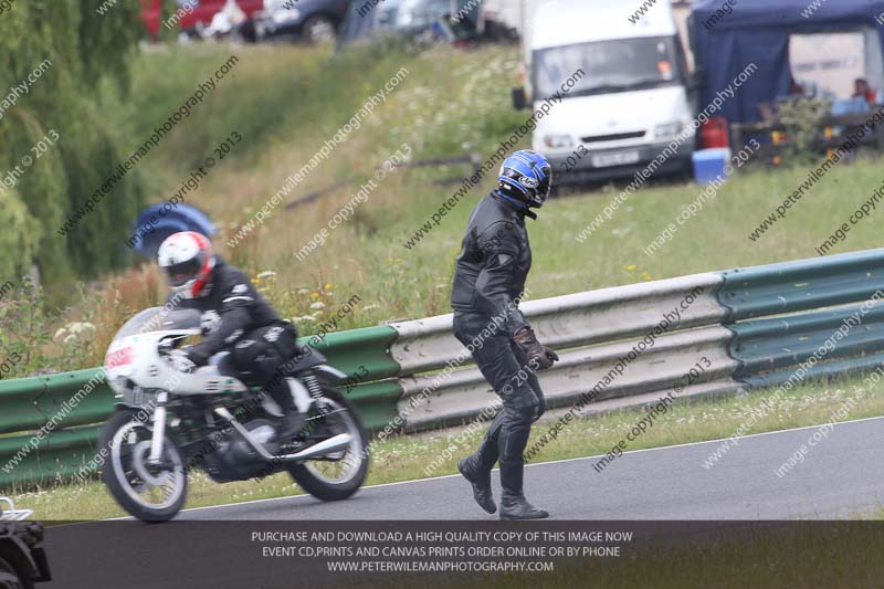 Vintage motorcycle club;eventdigitalimages;mallory park;mallory park trackday photographs;no limits trackdays;peter wileman photography;trackday digital images;trackday photos;vmcc festival 1000 bikes photographs