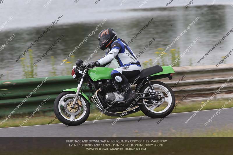 Vintage motorcycle club;eventdigitalimages;mallory park;mallory park trackday photographs;no limits trackdays;peter wileman photography;trackday digital images;trackday photos;vmcc festival 1000 bikes photographs