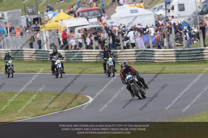 Vintage motorcycle club;eventdigitalimages;mallory park;mallory park trackday photographs;no limits trackdays;peter wileman photography;trackday digital images;trackday photos;vmcc festival 1000 bikes photographs