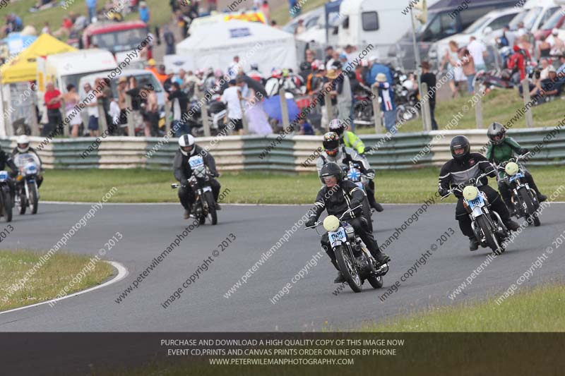 Vintage motorcycle club;eventdigitalimages;mallory park;mallory park trackday photographs;no limits trackdays;peter wileman photography;trackday digital images;trackday photos;vmcc festival 1000 bikes photographs