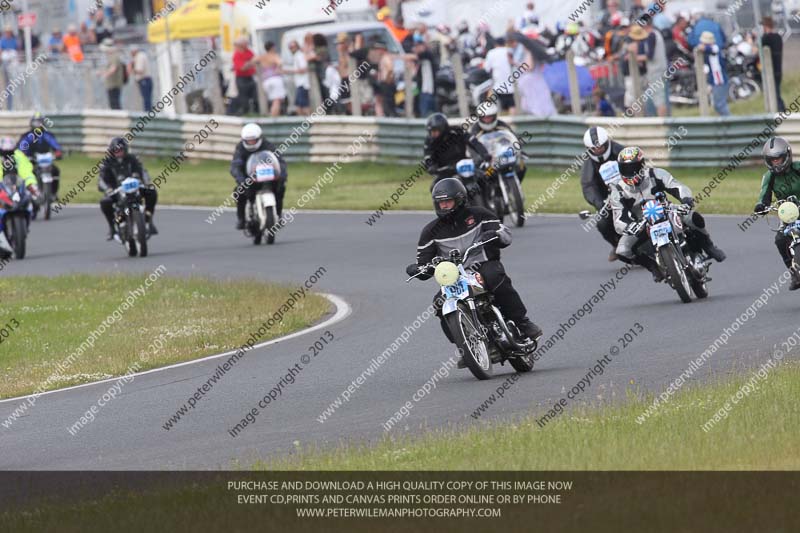 Vintage motorcycle club;eventdigitalimages;mallory park;mallory park trackday photographs;no limits trackdays;peter wileman photography;trackday digital images;trackday photos;vmcc festival 1000 bikes photographs