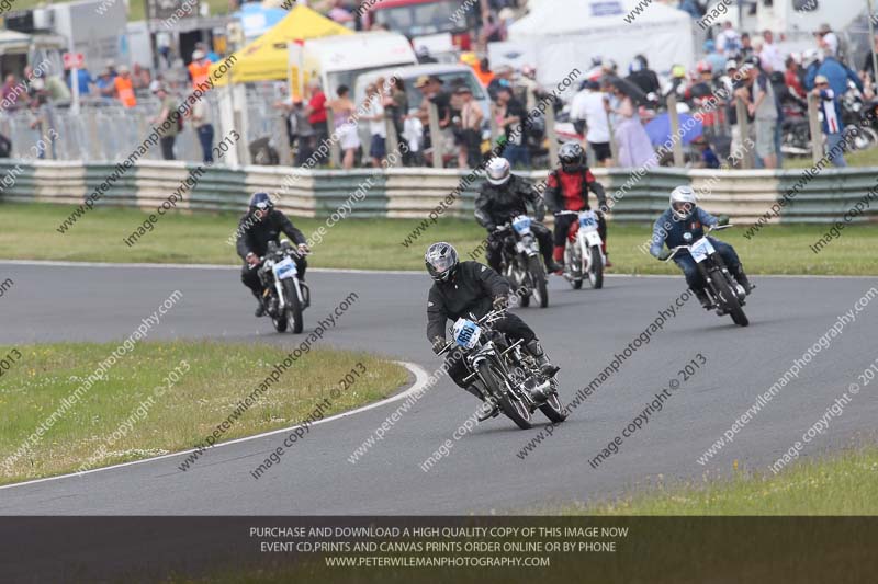 Vintage motorcycle club;eventdigitalimages;mallory park;mallory park trackday photographs;no limits trackdays;peter wileman photography;trackday digital images;trackday photos;vmcc festival 1000 bikes photographs