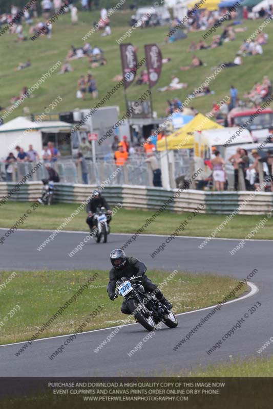 Vintage motorcycle club;eventdigitalimages;mallory park;mallory park trackday photographs;no limits trackdays;peter wileman photography;trackday digital images;trackday photos;vmcc festival 1000 bikes photographs