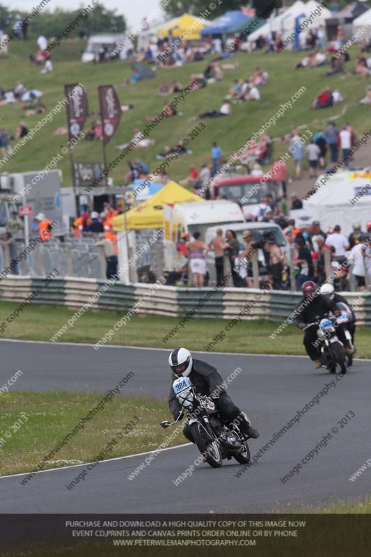 Vintage motorcycle club;eventdigitalimages;mallory park;mallory park trackday photographs;no limits trackdays;peter wileman photography;trackday digital images;trackday photos;vmcc festival 1000 bikes photographs