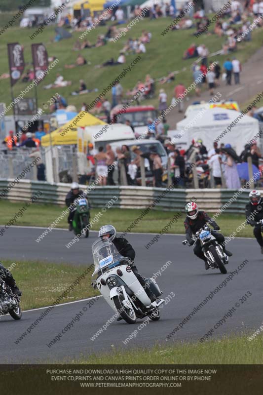 Vintage motorcycle club;eventdigitalimages;mallory park;mallory park trackday photographs;no limits trackdays;peter wileman photography;trackday digital images;trackday photos;vmcc festival 1000 bikes photographs