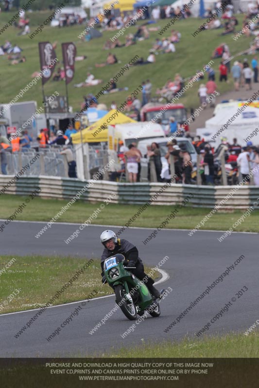 Vintage motorcycle club;eventdigitalimages;mallory park;mallory park trackday photographs;no limits trackdays;peter wileman photography;trackday digital images;trackday photos;vmcc festival 1000 bikes photographs