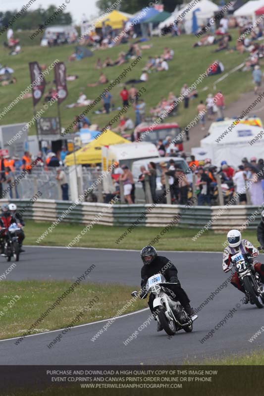 Vintage motorcycle club;eventdigitalimages;mallory park;mallory park trackday photographs;no limits trackdays;peter wileman photography;trackday digital images;trackday photos;vmcc festival 1000 bikes photographs