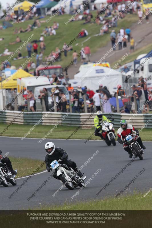 Vintage motorcycle club;eventdigitalimages;mallory park;mallory park trackday photographs;no limits trackdays;peter wileman photography;trackday digital images;trackday photos;vmcc festival 1000 bikes photographs