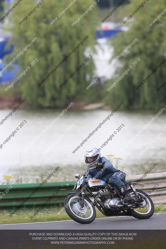 Vintage motorcycle club;eventdigitalimages;mallory park;mallory park trackday photographs;no limits trackdays;peter wileman photography;trackday digital images;trackday photos;vmcc festival 1000 bikes photographs