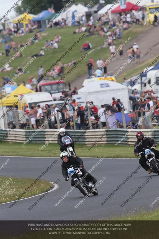 Vintage motorcycle club;eventdigitalimages;mallory park;mallory park trackday photographs;no limits trackdays;peter wileman photography;trackday digital images;trackday photos;vmcc festival 1000 bikes photographs