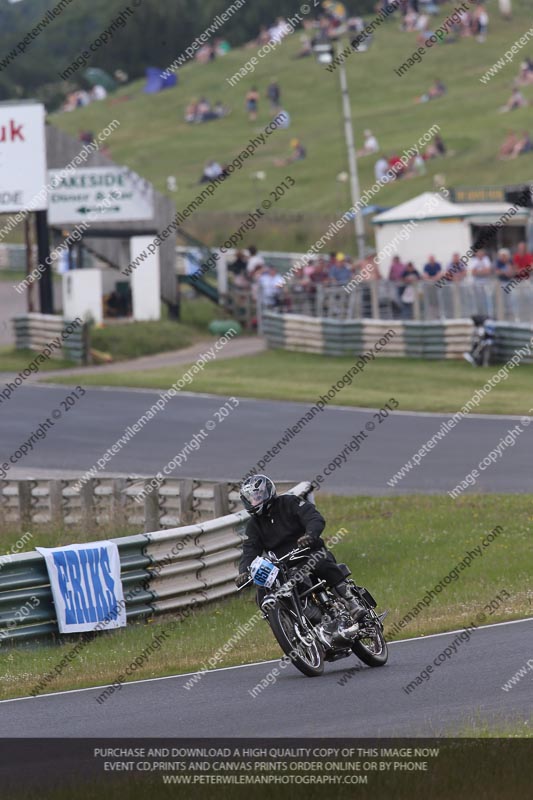 Vintage motorcycle club;eventdigitalimages;mallory park;mallory park trackday photographs;no limits trackdays;peter wileman photography;trackday digital images;trackday photos;vmcc festival 1000 bikes photographs