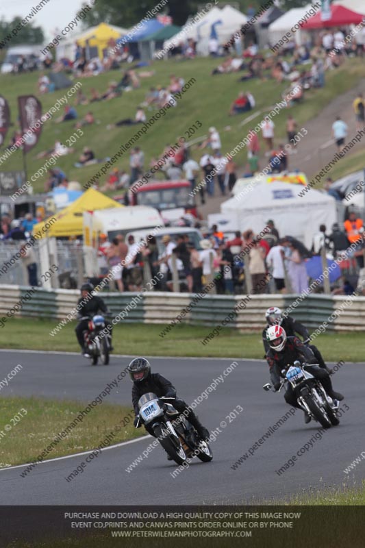 Vintage motorcycle club;eventdigitalimages;mallory park;mallory park trackday photographs;no limits trackdays;peter wileman photography;trackday digital images;trackday photos;vmcc festival 1000 bikes photographs