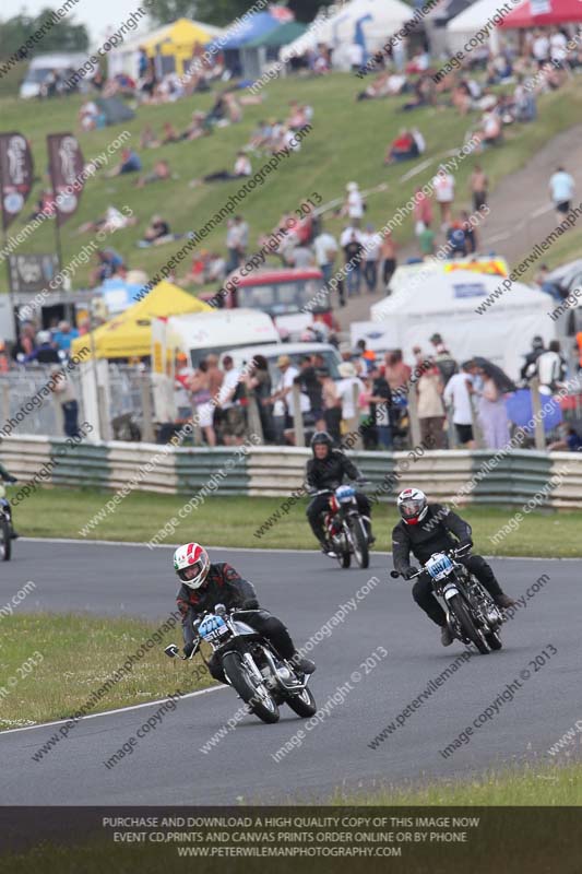 Vintage motorcycle club;eventdigitalimages;mallory park;mallory park trackday photographs;no limits trackdays;peter wileman photography;trackday digital images;trackday photos;vmcc festival 1000 bikes photographs