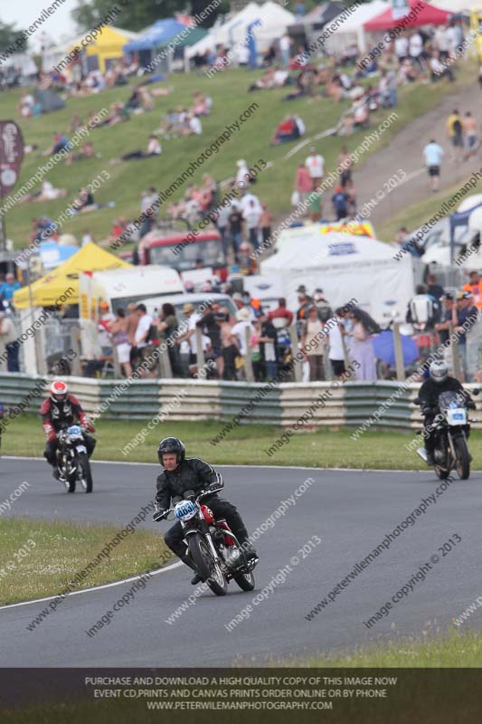 Vintage motorcycle club;eventdigitalimages;mallory park;mallory park trackday photographs;no limits trackdays;peter wileman photography;trackday digital images;trackday photos;vmcc festival 1000 bikes photographs