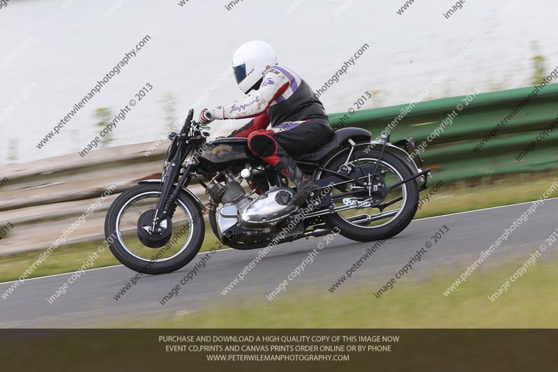 Vintage motorcycle club;eventdigitalimages;mallory park;mallory park trackday photographs;no limits trackdays;peter wileman photography;trackday digital images;trackday photos;vmcc festival 1000 bikes photographs