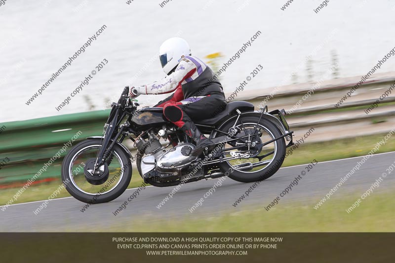 Vintage motorcycle club;eventdigitalimages;mallory park;mallory park trackday photographs;no limits trackdays;peter wileman photography;trackday digital images;trackday photos;vmcc festival 1000 bikes photographs