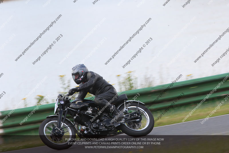 Vintage motorcycle club;eventdigitalimages;mallory park;mallory park trackday photographs;no limits trackdays;peter wileman photography;trackday digital images;trackday photos;vmcc festival 1000 bikes photographs