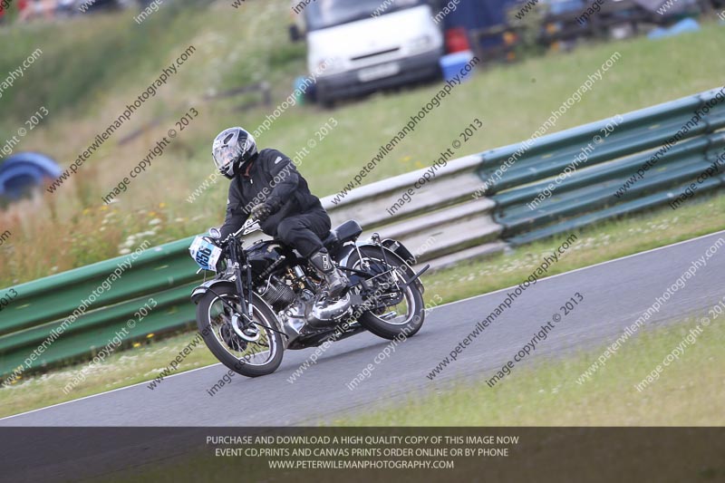 Vintage motorcycle club;eventdigitalimages;mallory park;mallory park trackday photographs;no limits trackdays;peter wileman photography;trackday digital images;trackday photos;vmcc festival 1000 bikes photographs