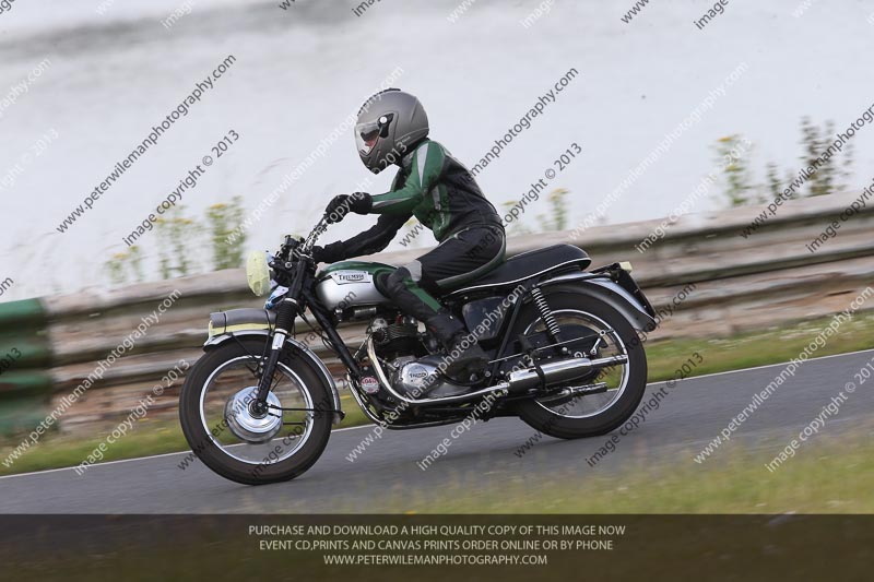 Vintage motorcycle club;eventdigitalimages;mallory park;mallory park trackday photographs;no limits trackdays;peter wileman photography;trackday digital images;trackday photos;vmcc festival 1000 bikes photographs