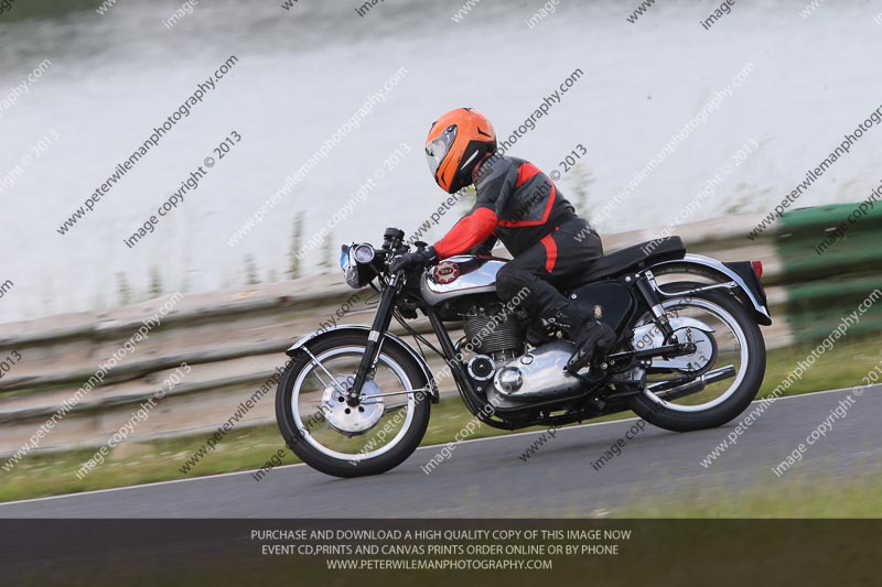 Vintage motorcycle club;eventdigitalimages;mallory park;mallory park trackday photographs;no limits trackdays;peter wileman photography;trackday digital images;trackday photos;vmcc festival 1000 bikes photographs