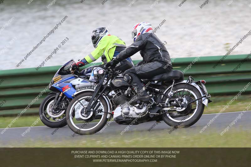 Vintage motorcycle club;eventdigitalimages;mallory park;mallory park trackday photographs;no limits trackdays;peter wileman photography;trackday digital images;trackday photos;vmcc festival 1000 bikes photographs