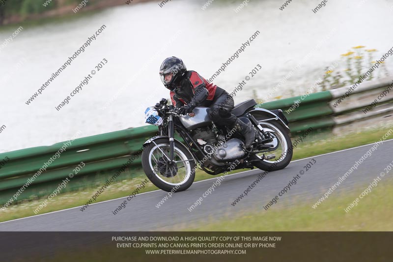 Vintage motorcycle club;eventdigitalimages;mallory park;mallory park trackday photographs;no limits trackdays;peter wileman photography;trackday digital images;trackday photos;vmcc festival 1000 bikes photographs