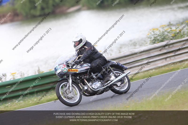 Vintage motorcycle club;eventdigitalimages;mallory park;mallory park trackday photographs;no limits trackdays;peter wileman photography;trackday digital images;trackday photos;vmcc festival 1000 bikes photographs