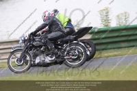 Vintage-motorcycle-club;eventdigitalimages;mallory-park;mallory-park-trackday-photographs;no-limits-trackdays;peter-wileman-photography;trackday-digital-images;trackday-photos;vmcc-festival-1000-bikes-photographs