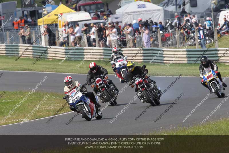 Vintage motorcycle club;eventdigitalimages;mallory park;mallory park trackday photographs;no limits trackdays;peter wileman photography;trackday digital images;trackday photos;vmcc festival 1000 bikes photographs