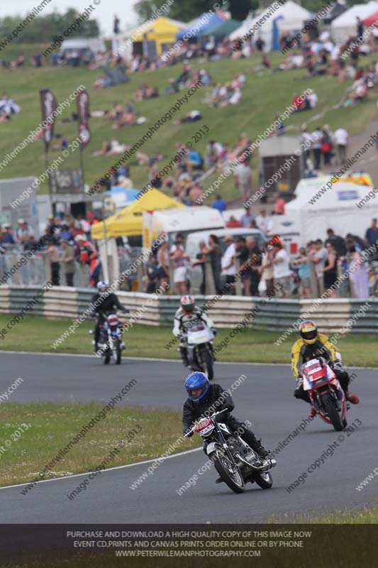 Vintage motorcycle club;eventdigitalimages;mallory park;mallory park trackday photographs;no limits trackdays;peter wileman photography;trackday digital images;trackday photos;vmcc festival 1000 bikes photographs