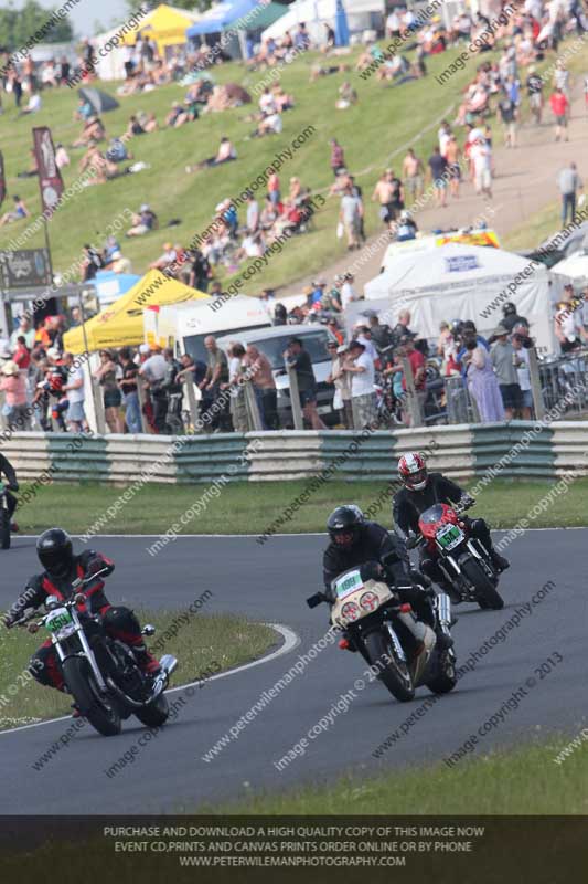 Vintage motorcycle club;eventdigitalimages;mallory park;mallory park trackday photographs;no limits trackdays;peter wileman photography;trackday digital images;trackday photos;vmcc festival 1000 bikes photographs