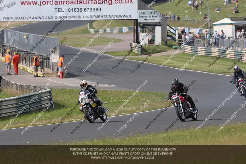 Vintage motorcycle club;eventdigitalimages;mallory park;mallory park trackday photographs;no limits trackdays;peter wileman photography;trackday digital images;trackday photos;vmcc festival 1000 bikes photographs