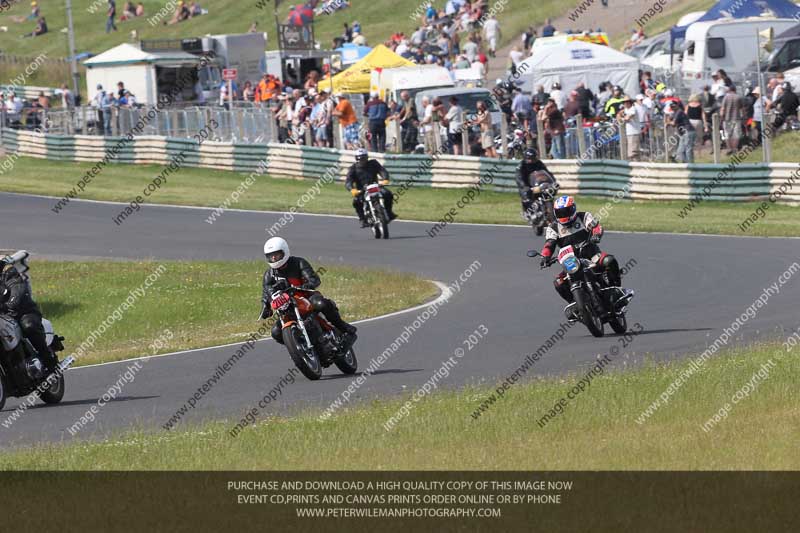 Vintage motorcycle club;eventdigitalimages;mallory park;mallory park trackday photographs;no limits trackdays;peter wileman photography;trackday digital images;trackday photos;vmcc festival 1000 bikes photographs