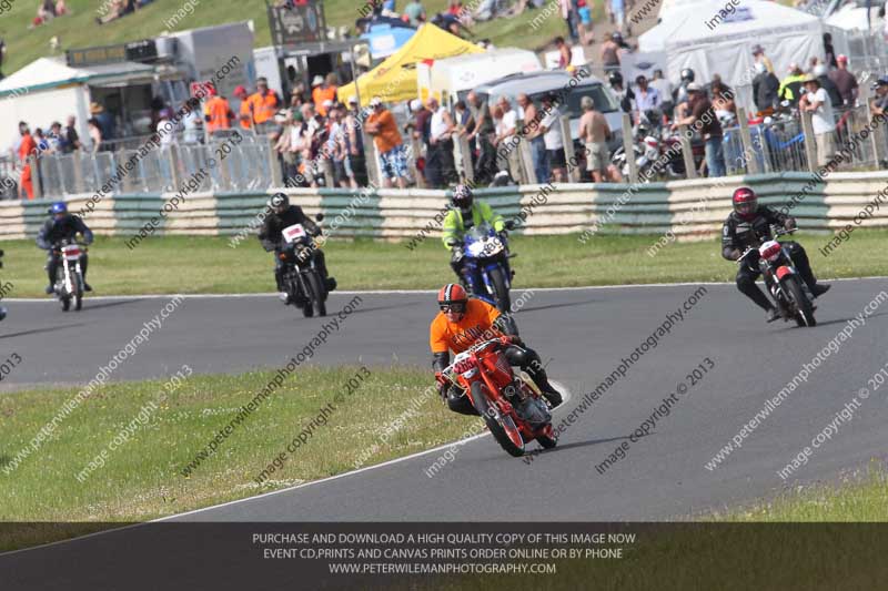 Vintage motorcycle club;eventdigitalimages;mallory park;mallory park trackday photographs;no limits trackdays;peter wileman photography;trackday digital images;trackday photos;vmcc festival 1000 bikes photographs